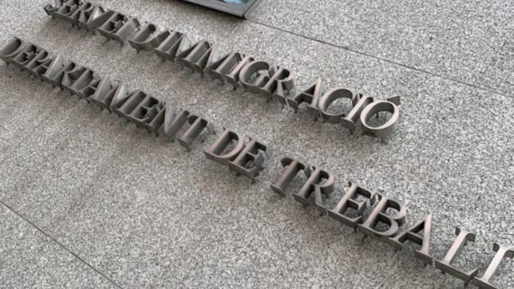 Façana del servei d'Immigració.