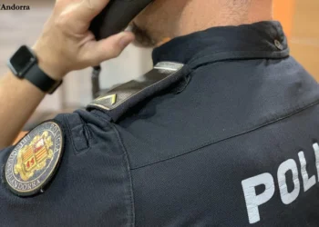 El sou mitjà de policies i bombers supera 4.000 euros i el de penitenciaris i duaners els 3.700