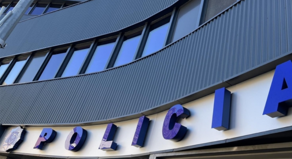 L'edifici de la policia.