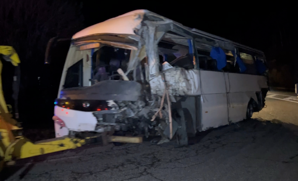 L'autocar accidentat a Portè (Alt Cerdanya).