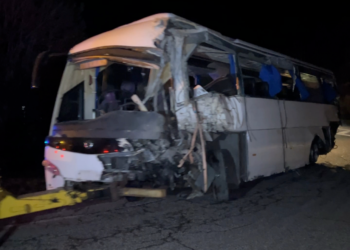 L'autocar accidentat a Portè (Alt Cerdanya).