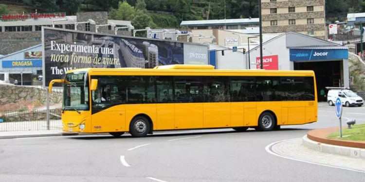 Bus de línia regular.