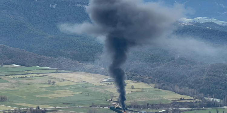 Extingeixen un foc en una finca privada a Ribera d’Urgellet