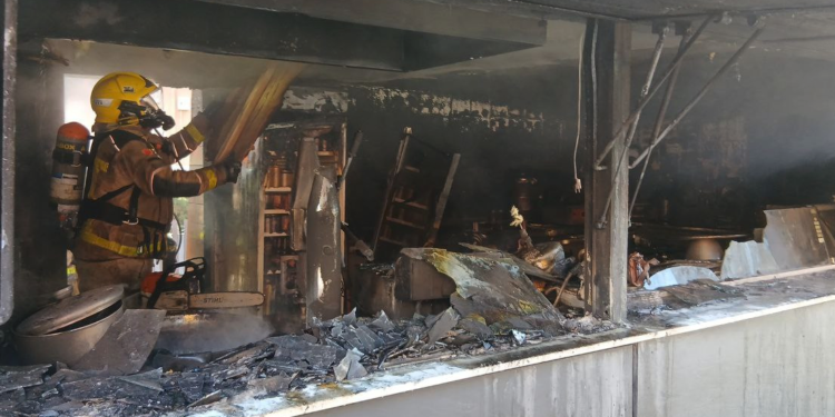 Una xurreria calcinada al centre de Puigcerdà per un incendi