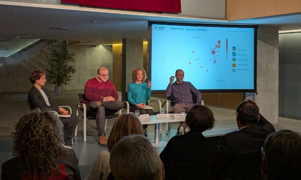 Un moment de la conferència 'Els reptes de la crisi climàtica i la transició energètica a Andorra'