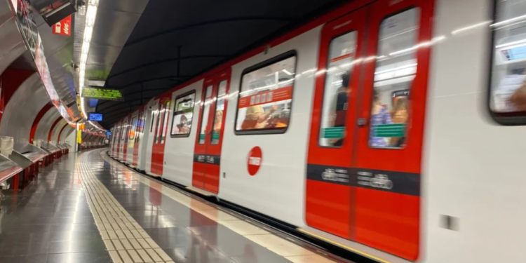 Un vigilant del metro a Barcelona perd un ull en ser agredit per un jove de 19 anys