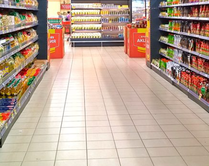 Detingut per robar borratxo un vàper i unes cerveses en un supermercat d’Escaldes