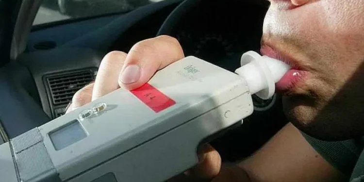 Imatge d'una prova d'alcoholèmia. Foto: Google.