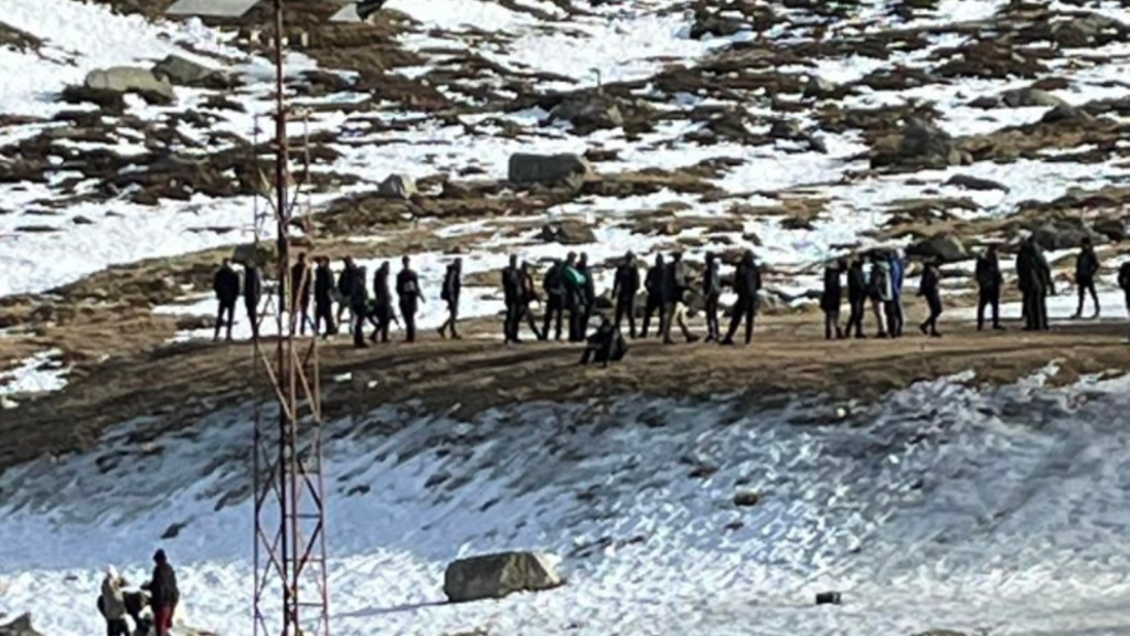 Contrabandistes concentrats al Pas de la Casa. Foto: Arxiu.