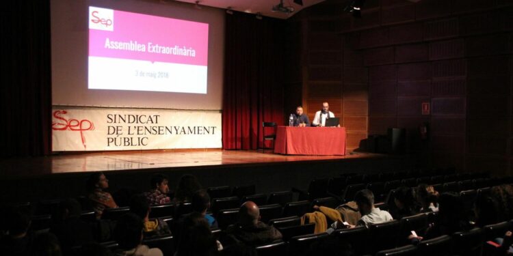 Els professors se senten “insultats” per l’actitud de Govern en la negociació salarial