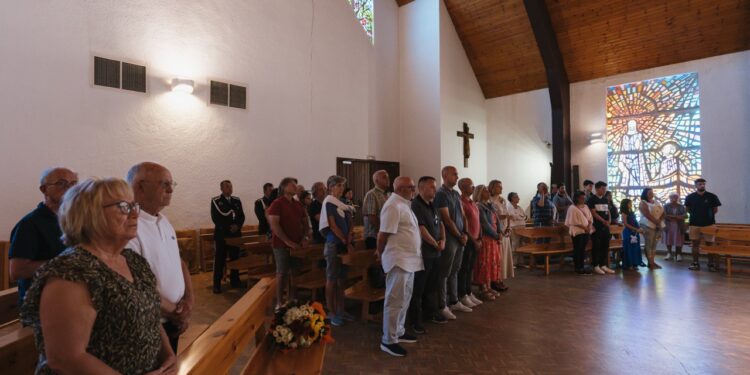 Un moment de la missa de sant Pere al Pas de la Casa. Foto: Comú d'Encamp.