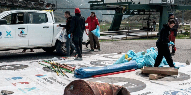 Gairebé 1,3 tones d’escombraries recollides en les estacions d’esquí d’Andorra