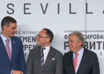 Espot manifesta a Ucraïna la voluntat d’Andorra d’ajudar a aconseguir la pau