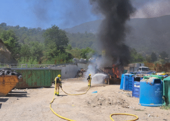 Incendi a una planta de tractament de residus a Organyà.