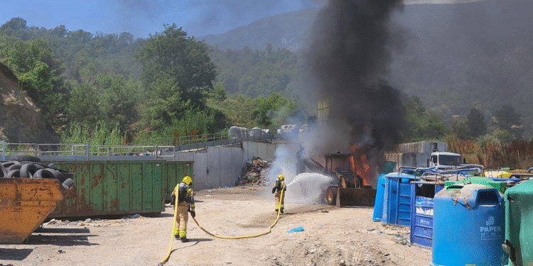Incendi a una planta de tractament de residus a Organyà.