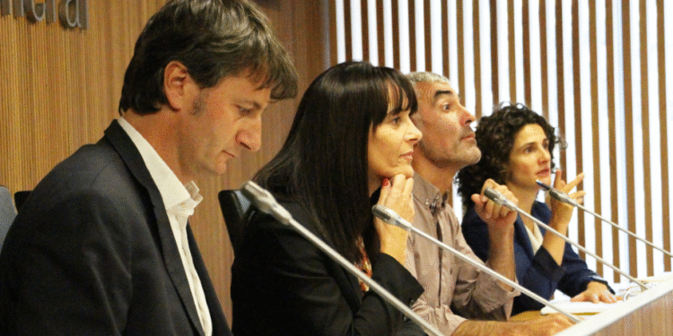 Xavier Mujal en seu parlamentària quan era director general d'RTVA.