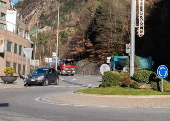 Pas alternatiu a la CG2 a l’alçada de la rotonda d’Engolasters per un accident