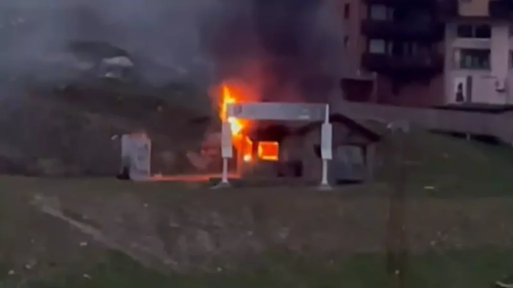 Imatge de l'incendi. Foto: xarxes.