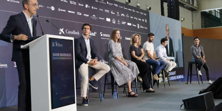 Un moment de la taula rodona que ha ajuntat els representants de cinc start-ups.