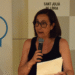 La consellera de Social del comú de Sant Julià de Lòria, Eva Ramos, fent la presentació de la taula rodona.