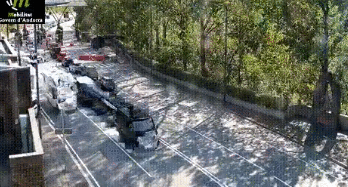 Retencions a la carretera entre Andorra i la Seu per accedir al país
