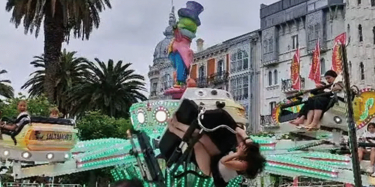 Tres menors ferides en trencar-se una atracció de fèria a Cantàbria