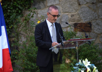 L'ambaixador francès a Andorra, Nicolas Eybalin, fent el discurs durant l'acte institucional del dia nacional de França a l'ambaixada francesa. Foto: R.S.