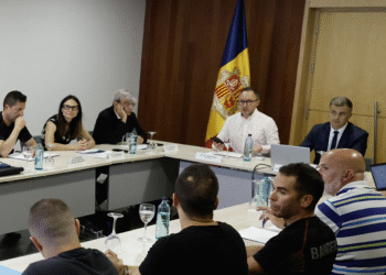 Acord històric per reposicionar els salaris dels funcionaris segons l’antiguitat