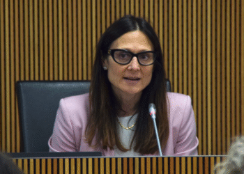 Els presos podran adquirir la semillibertat a la meitat de la condemna si troben feina