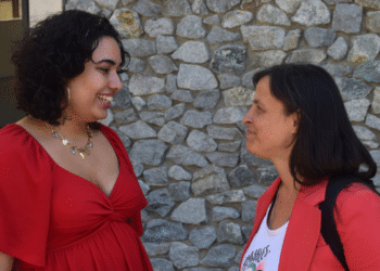 La vicepresidenta de DiversAND, Isabella Vargas, i la presidenta de Stop Violències, Vanessa Mendoza.
