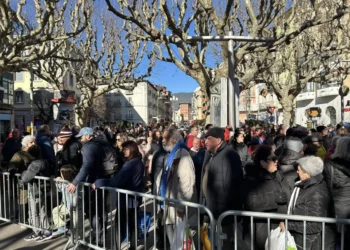 Gent al Passeig de la Seu. Foto: LaSeu.