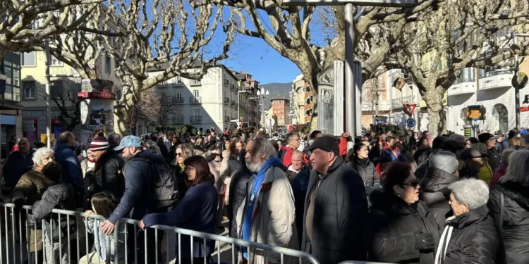 Gent al Passeig de la Seu. Foto: LaSeu.