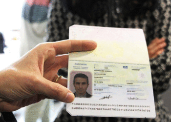 Les llibretes per expedir passaports arribaran en “dues o tres setmanes”