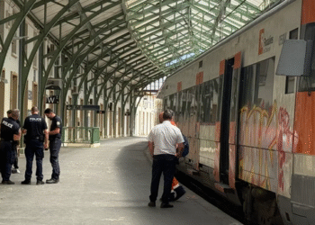 França intensifica les devolucions en calent d’immigrants a la frontera amb Catalunya