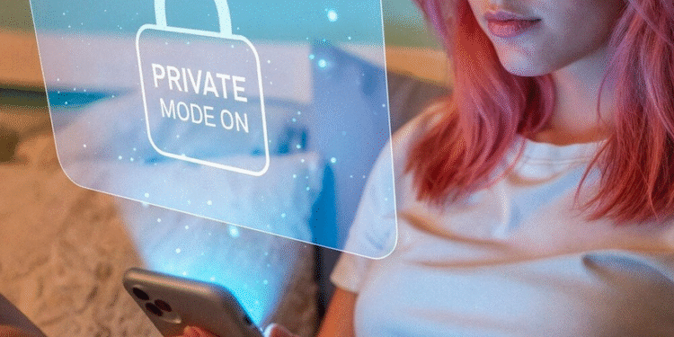 Evitar wifi públiques i QR no oficials: claus per protegir-se de ciberatacs en viatge