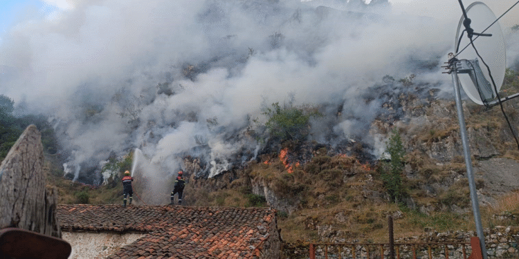 Bombers d'Andorra als incendis d'Astúries.