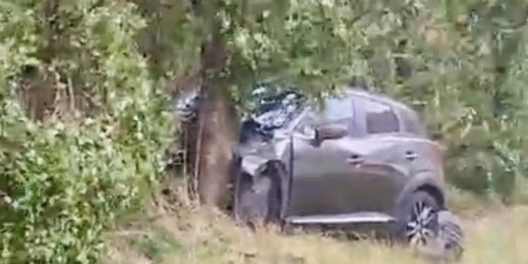 Un dels vehicles accidentats a Oliana.