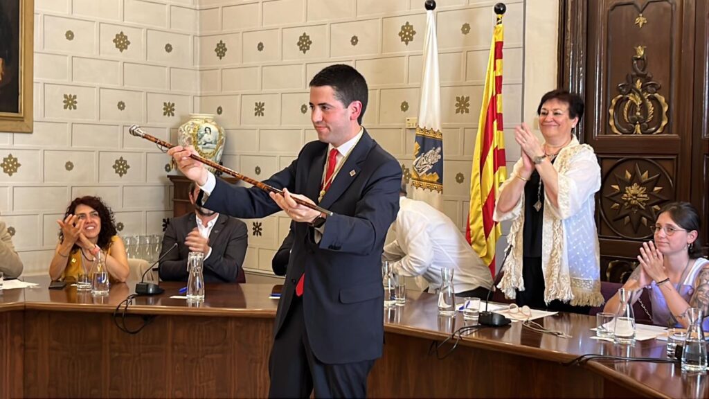 Joan Barrera en el jurament com a alcalde. Foto: Pirineus Digital.