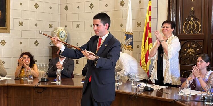 Joan Barrera en el jurament com a alcalde. Foto: Pirineus Digital.