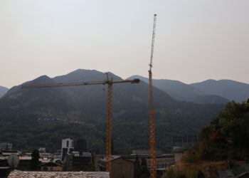 (Fotonotícia) Cel velat a Andorra pels incendis de l’oest d’Espanya i pols en suspensió