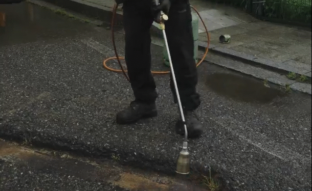 El vídeo que mostra com es repara la calçada d’una carretera a Andorra