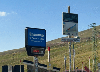 (Fotonotícia) 25 graus al port d’Envalira a les sis de la tarda