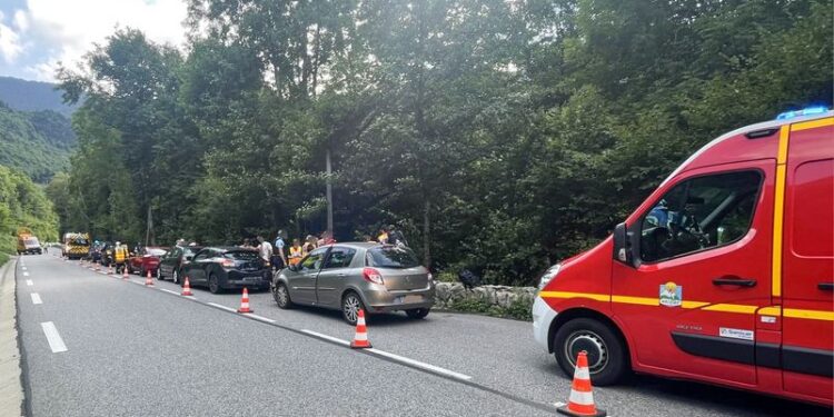 I,atge de l'afectació per l'accident en el trànsit cpa a Andorra. Foto: F.A.