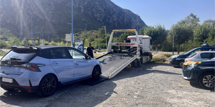 Retirada del vehicle 'caçat' a 171 km/h. Foto: LDM.