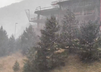 Una tempesta sobre la Cortinada (Foto: VisualMeteo).