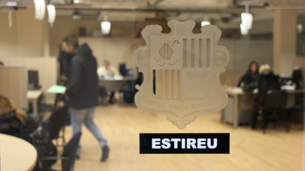 L'entrada a Tributs.