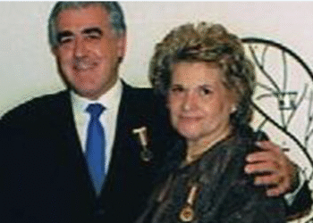 Anna Rodríguez amb Càndid Naudi en un homenatge a la llavord presidenta dels immobiliaris el 2001. Foto: Fiabci Andorra.