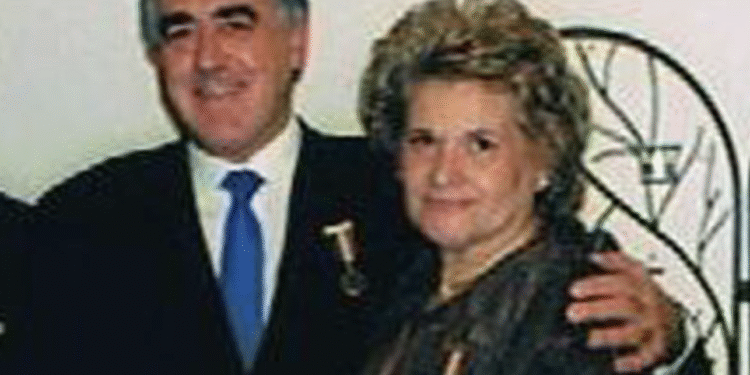 Anna Rodríguez amb Càndid Naudi en un homenatge a la llavord presidenta dels immobiliaris el 2001. Foto: Fiabci Andorra.