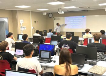 Primera Beca FEDA per a dones informàtiques