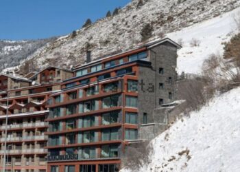 La paradoxa andorrana: l’augment del preu dels pisos triplica el dels sous, però hi ha rècord de vendes